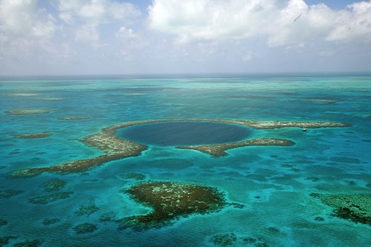 แนวปะการังเบลิซแบร์ริเออร์รีฟ (Belize Barrier Reef) – เบลีซ